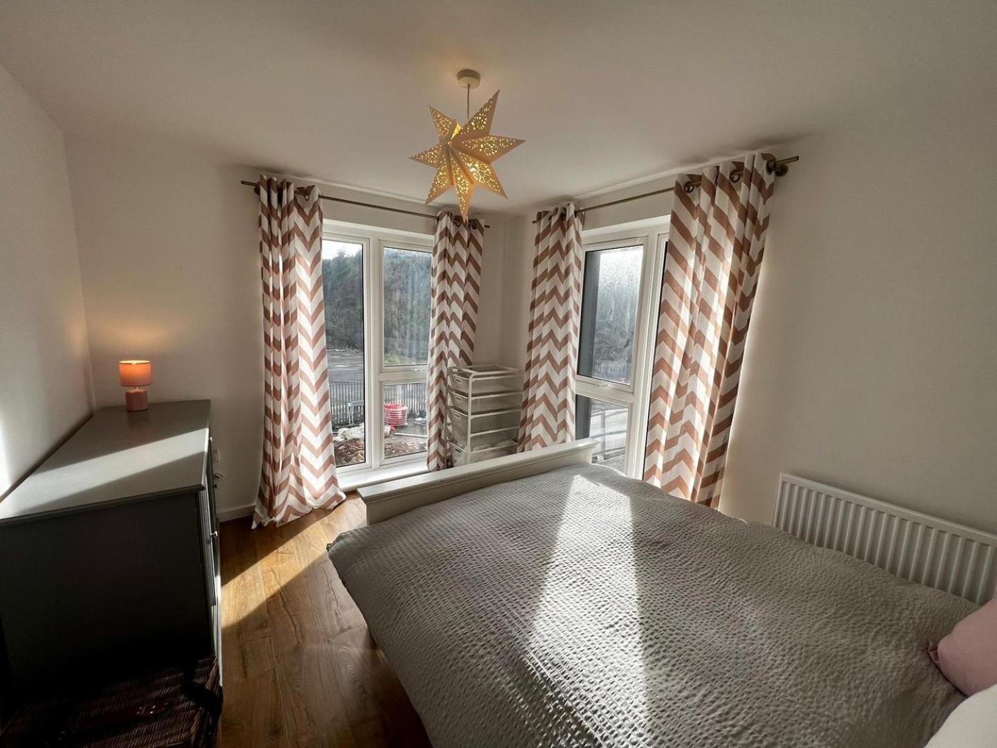 Two Bedroom Apartment In Barry-Close To Beach Kültér fotó